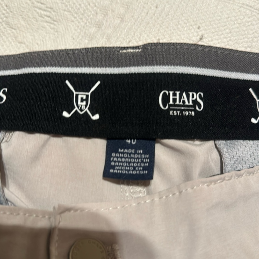 Chaps golf shorts size 40 stretchy